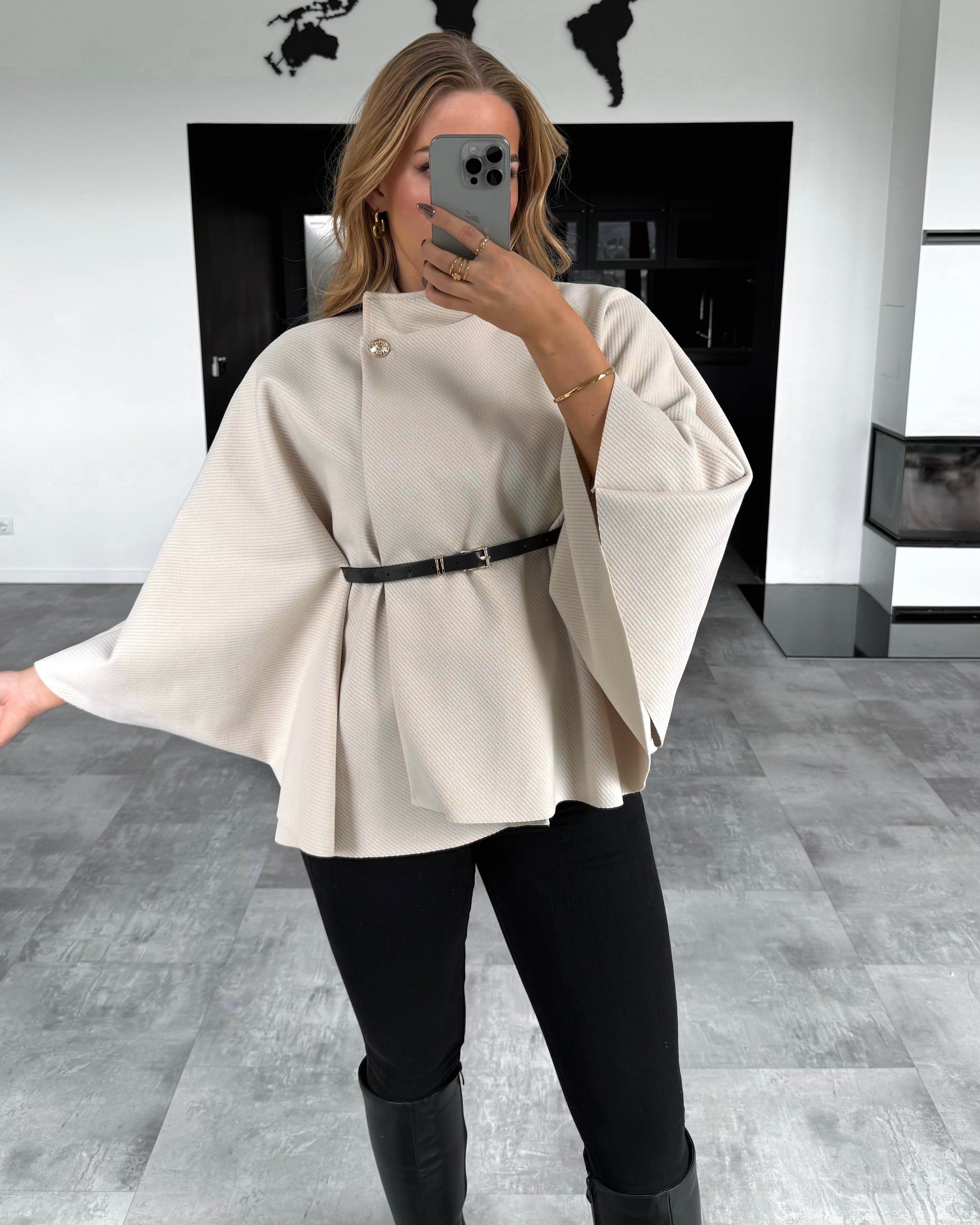 Mantelcape “Audrey” mit Gürtel Creme