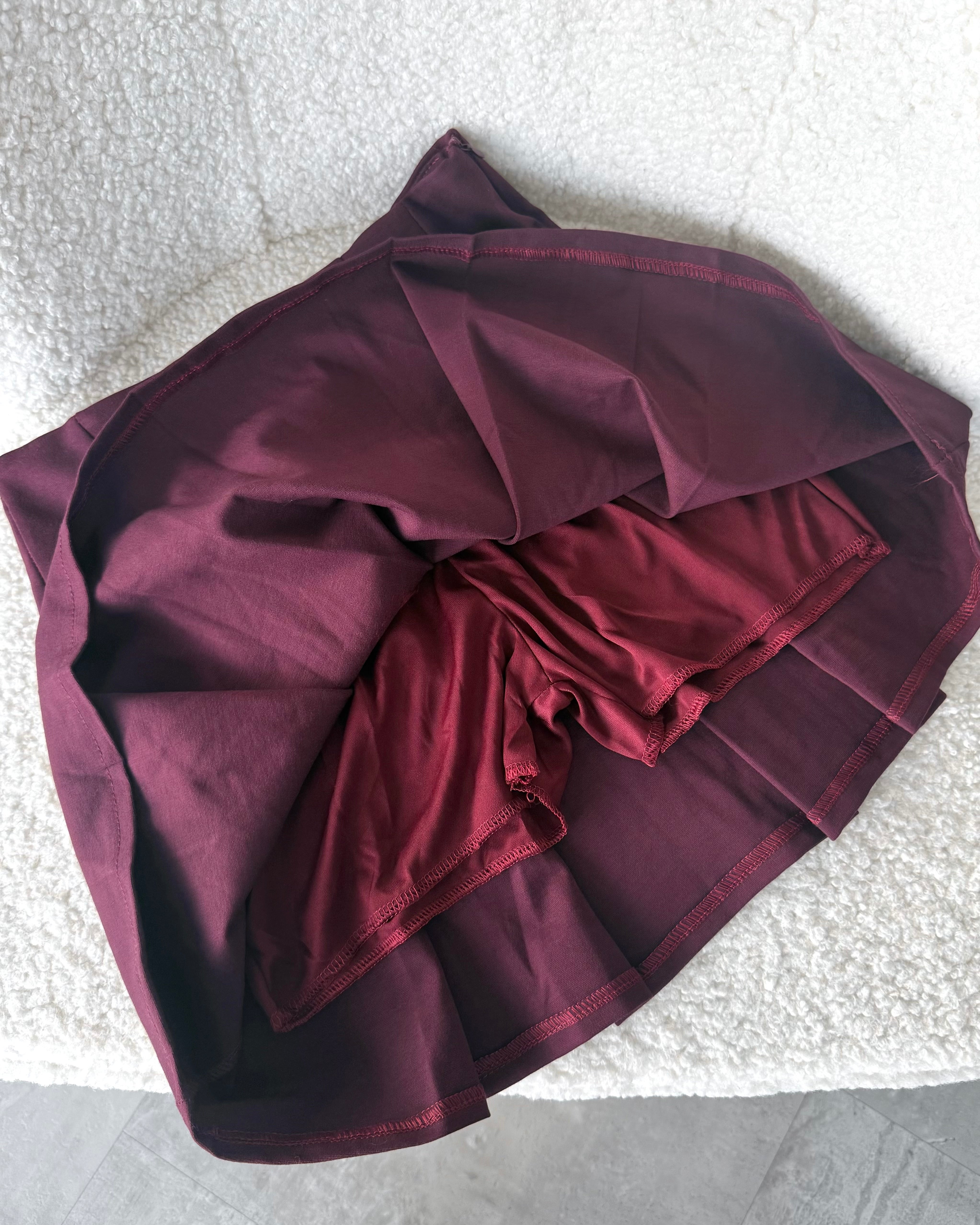 Hosenrock “Blair” Burgunder