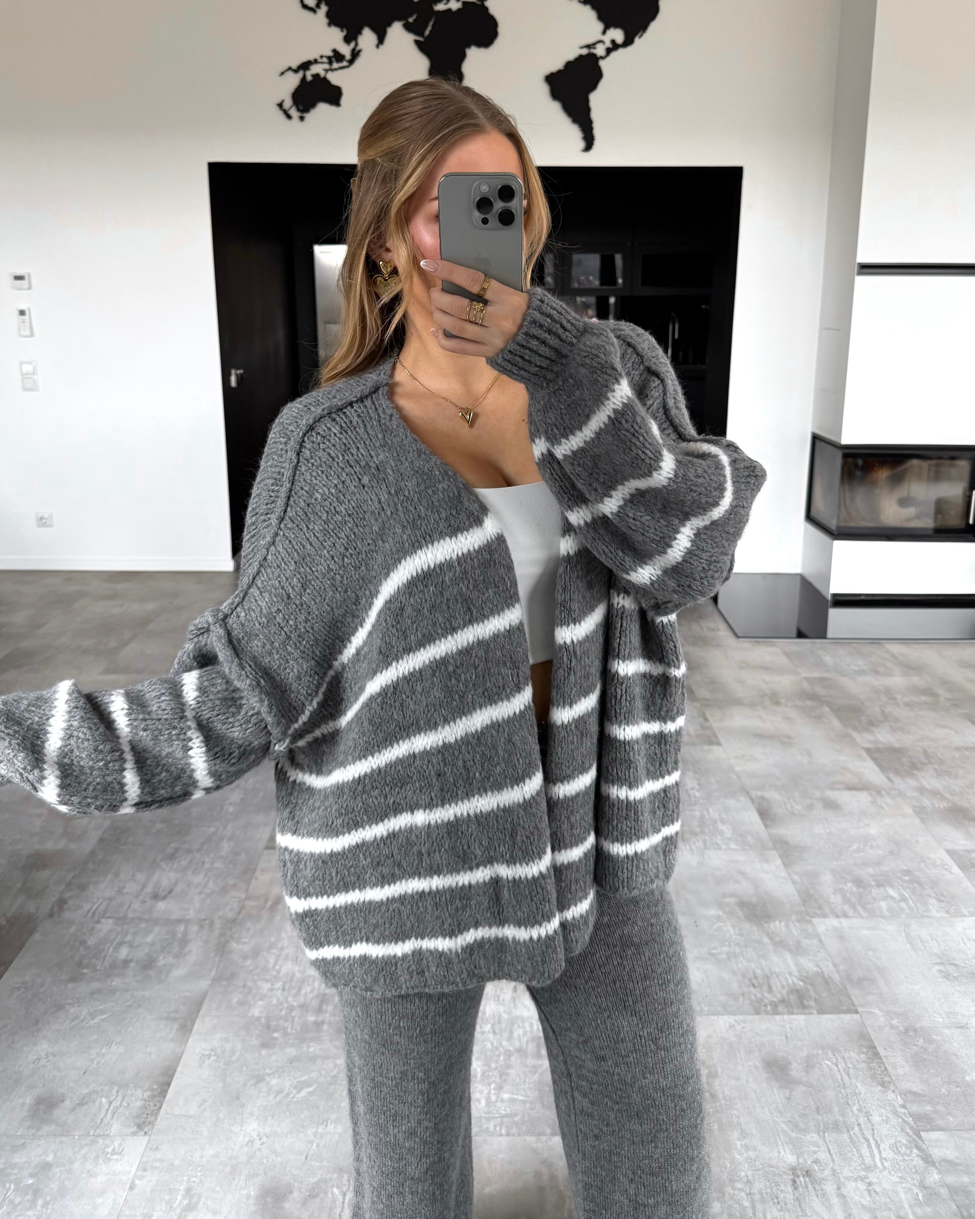 Cardigan “Raya“ Grau-Weiß