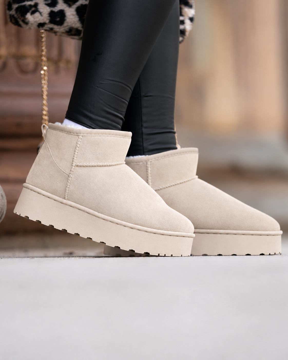 Mini Boots mit Plateau