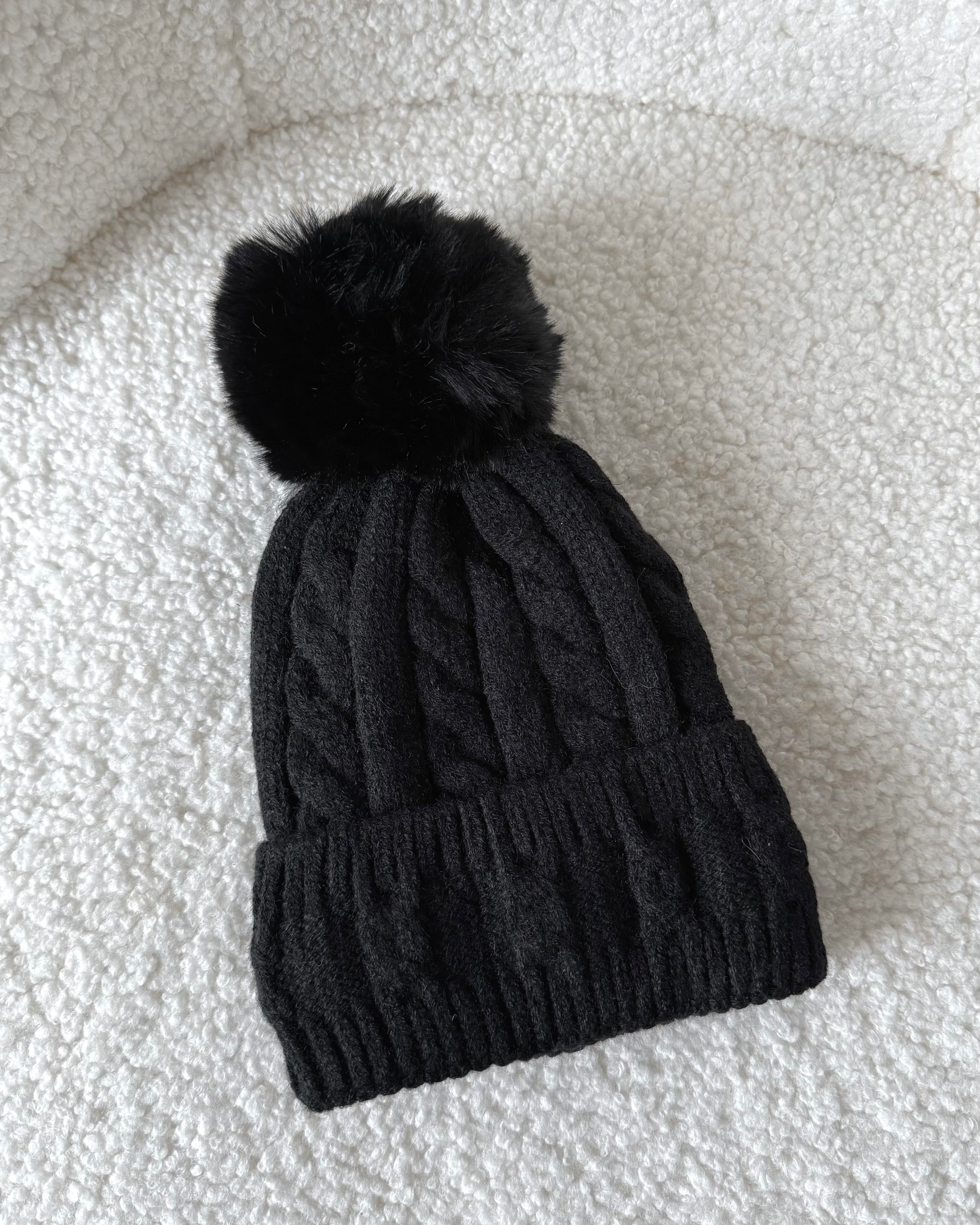 Mütze "Lumi" mit Bommel Schwarz