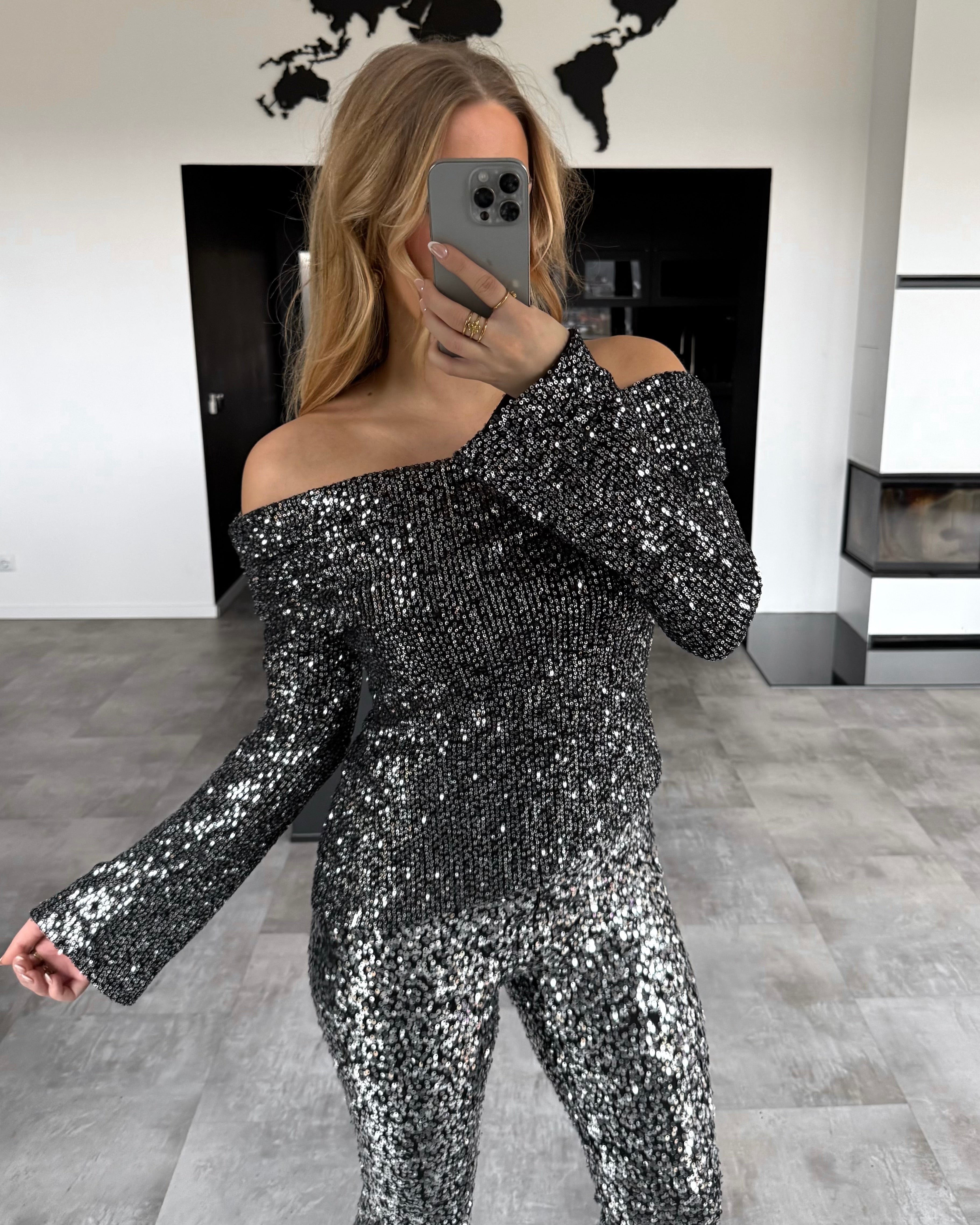 Off-Shoulder Paillettenbluse “Halo” Schwarz-Silber