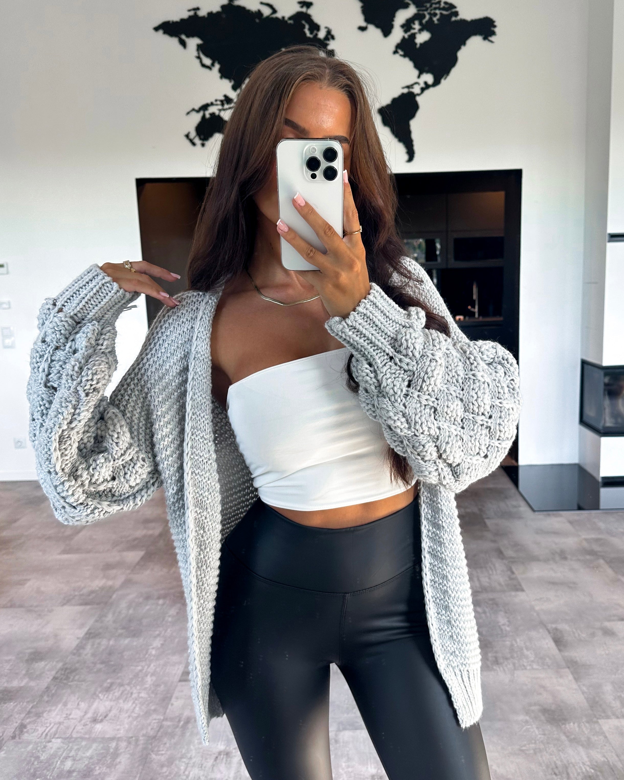 Cardigan “Cloudy” Kurz Grau