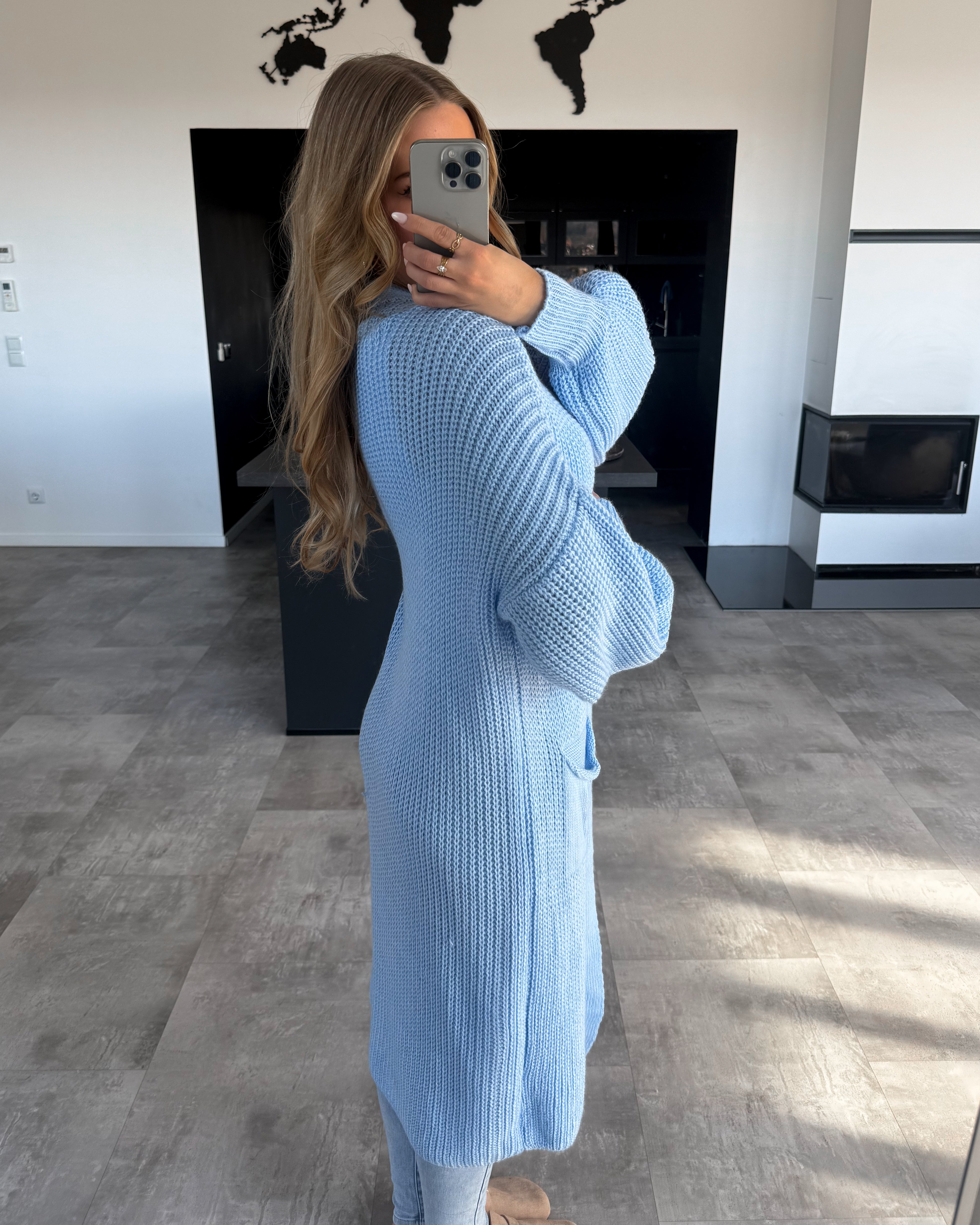 Cardigan “Aleyna” Lang Hellblau