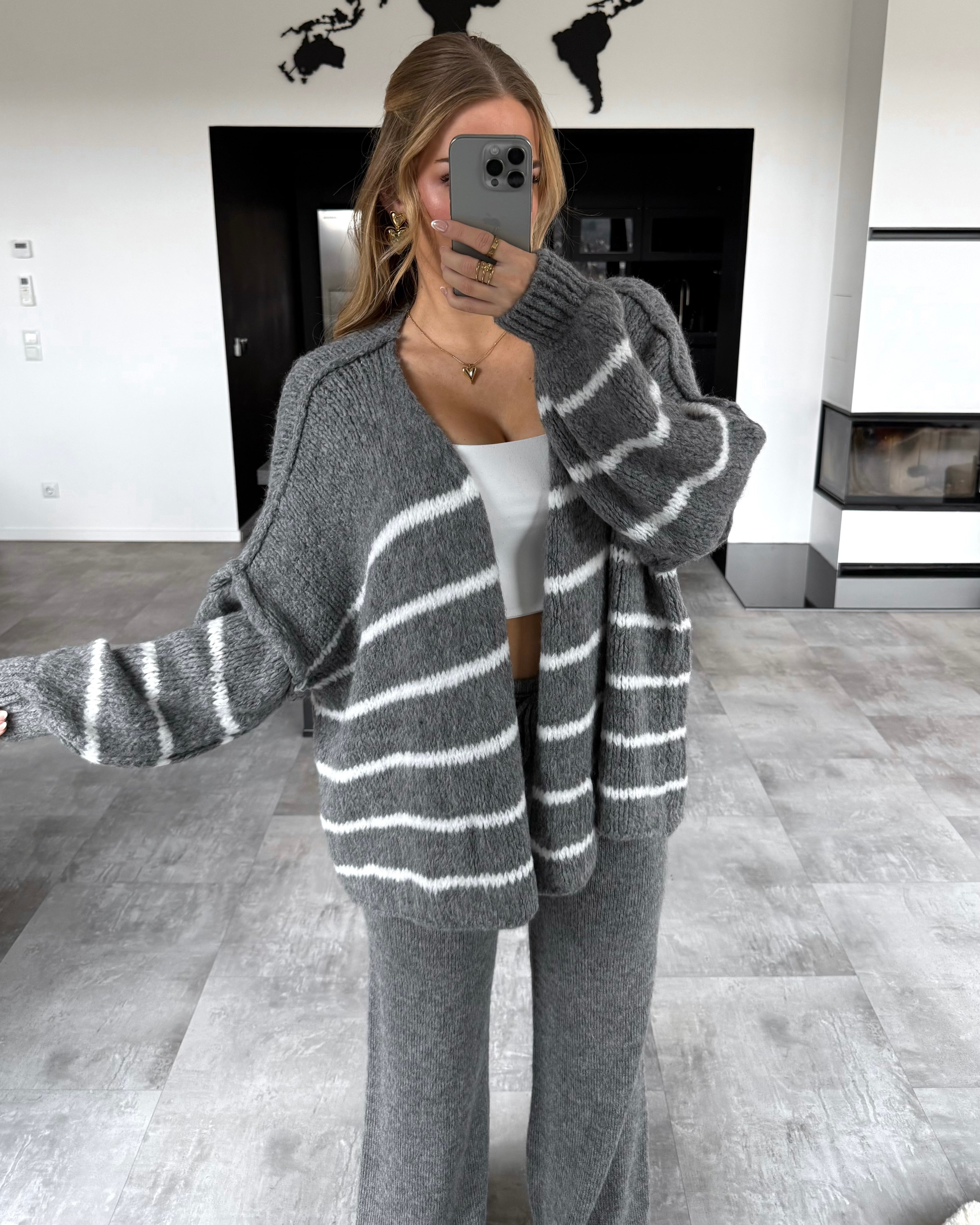 Cardigan “Raya“ Grau-Weiß