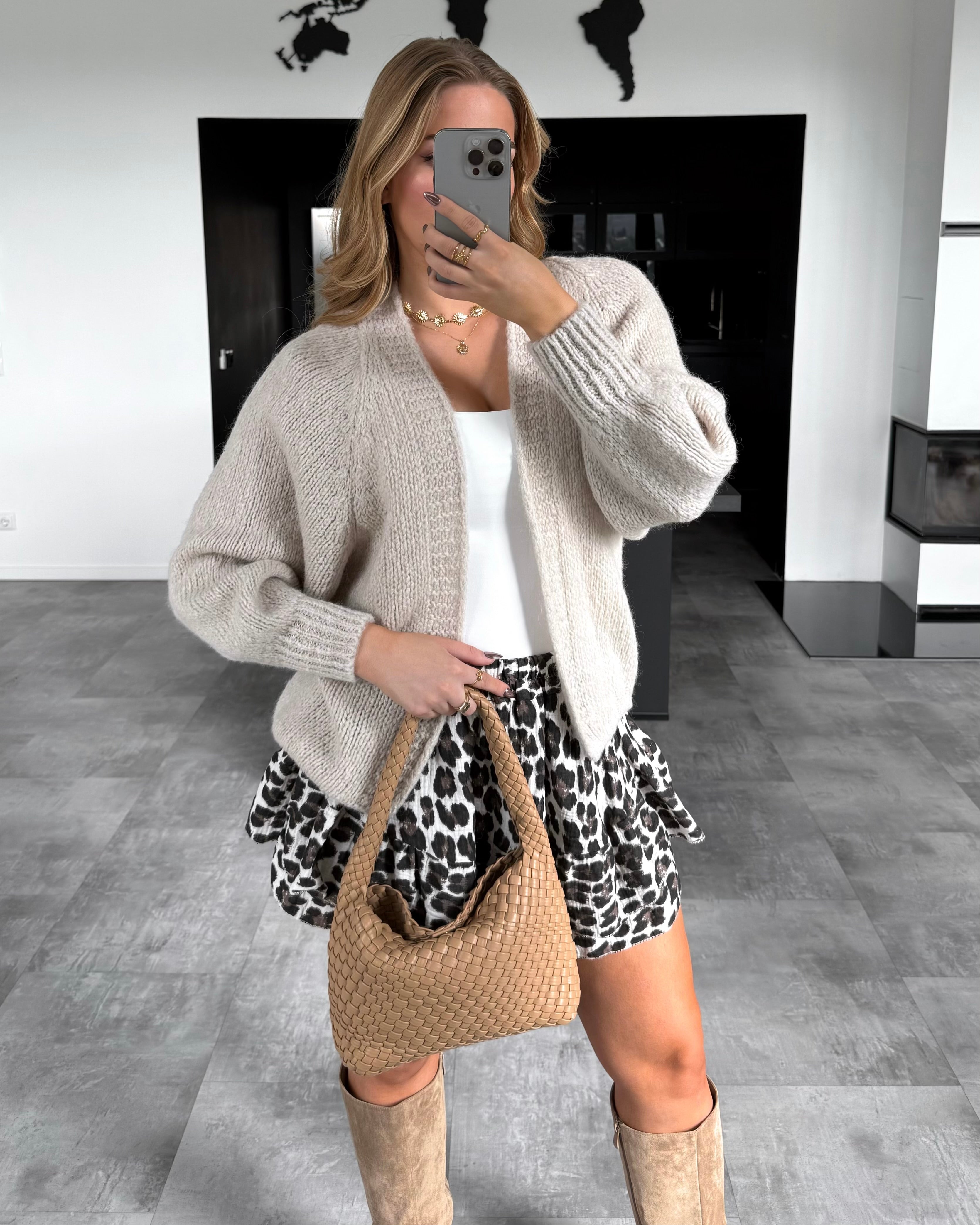 Cardigan “Mona" Beige