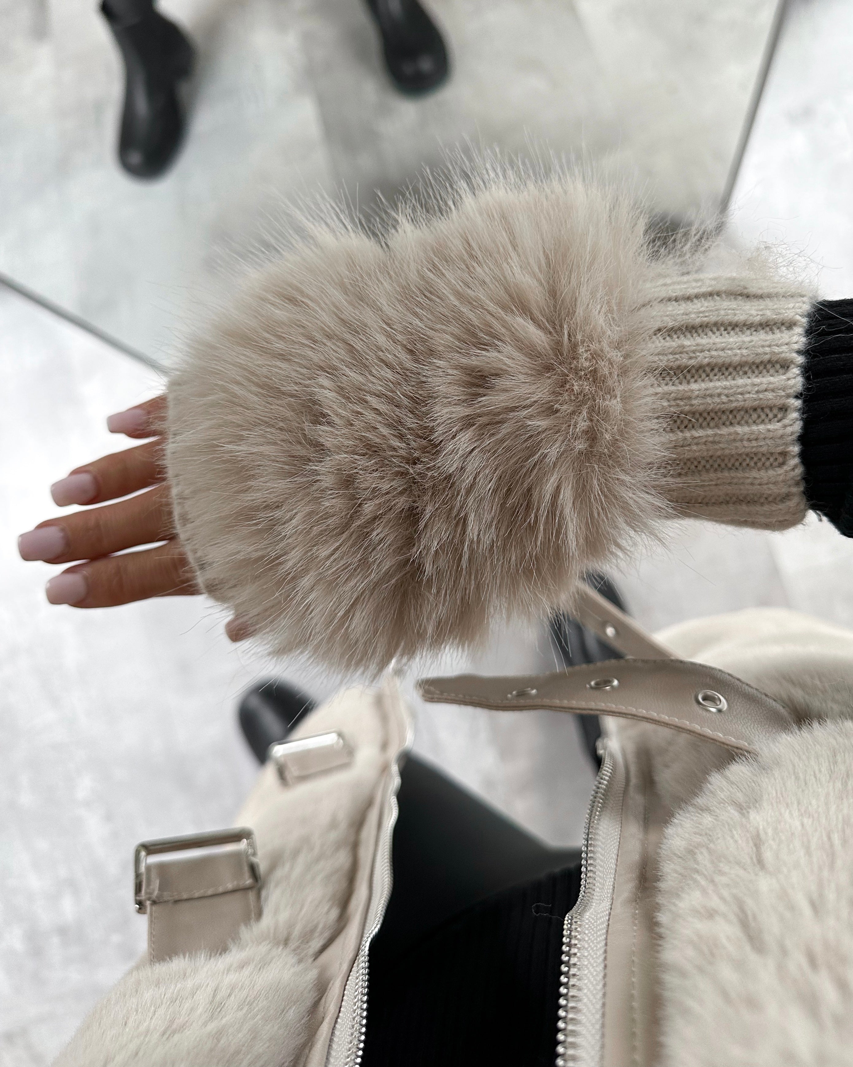 Faux Fur Fingerlose Handschuhe Beige