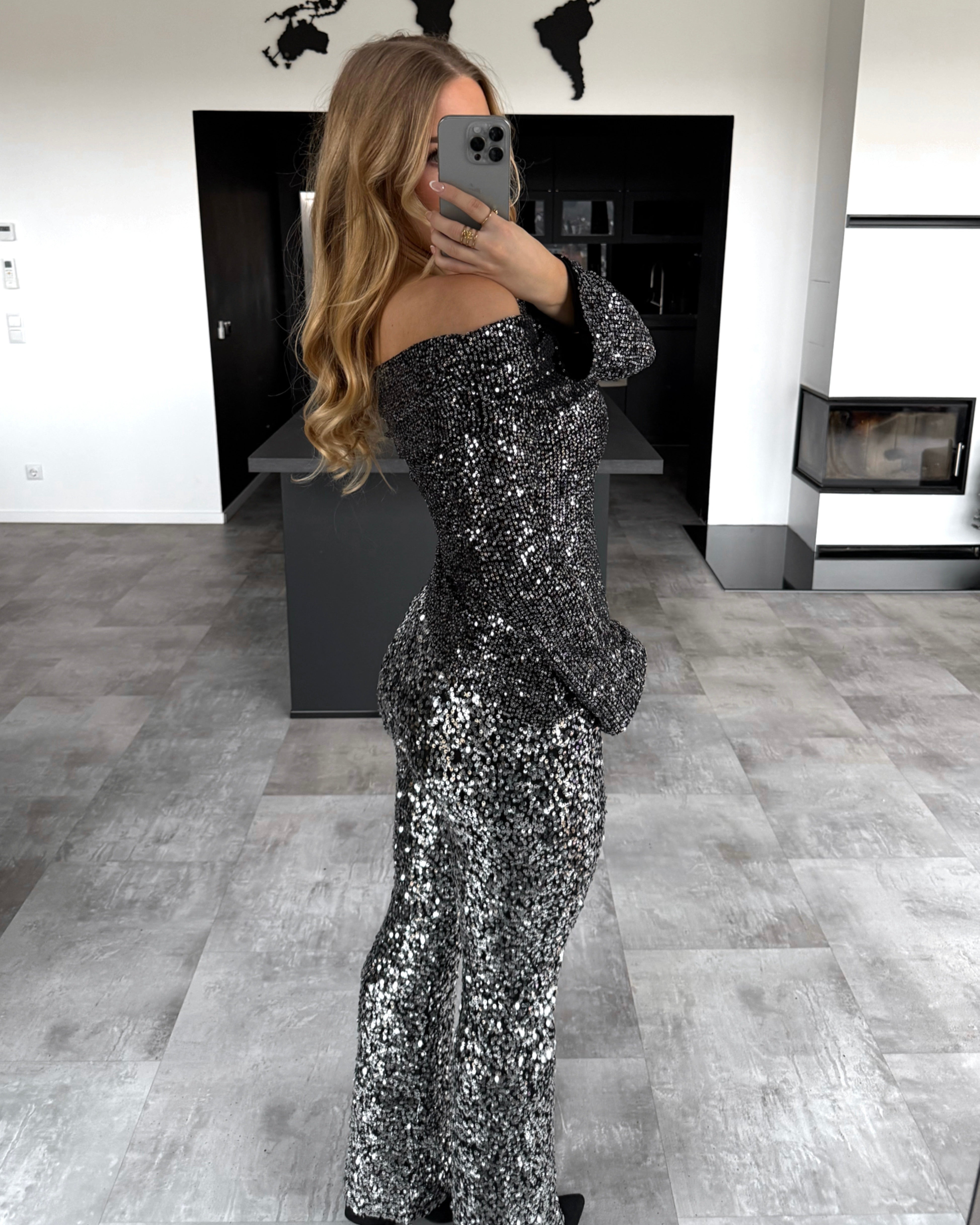 Off-Shoulder Paillettenbluse “Halo” Schwarz-Silber