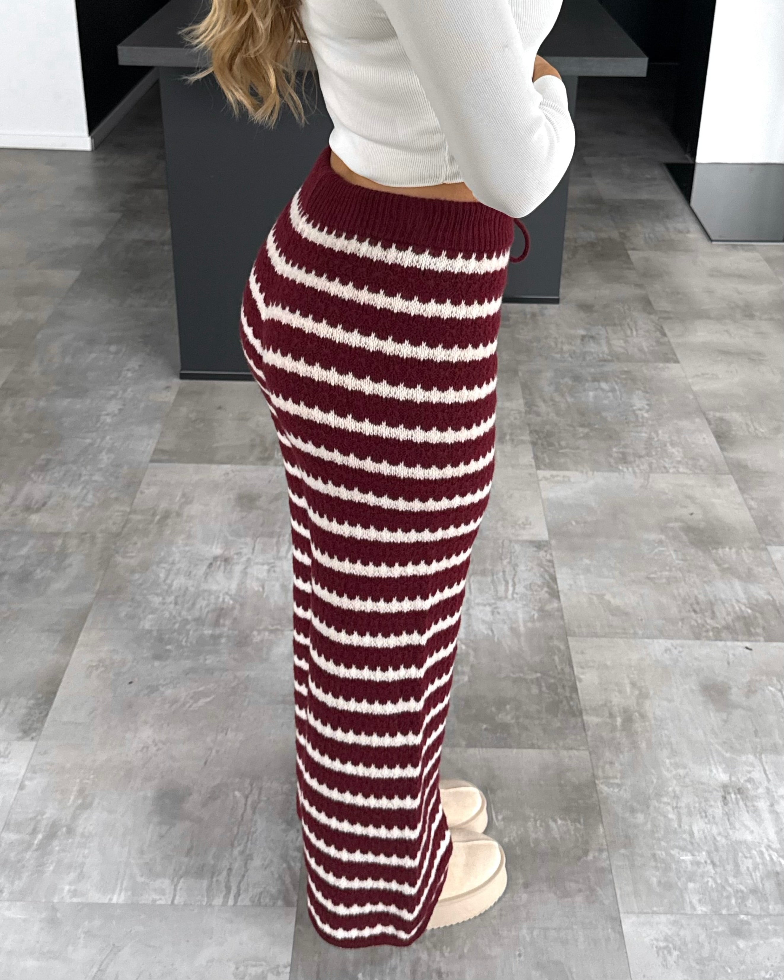 Häkelhose “Polly” Bordeaux-Weiß