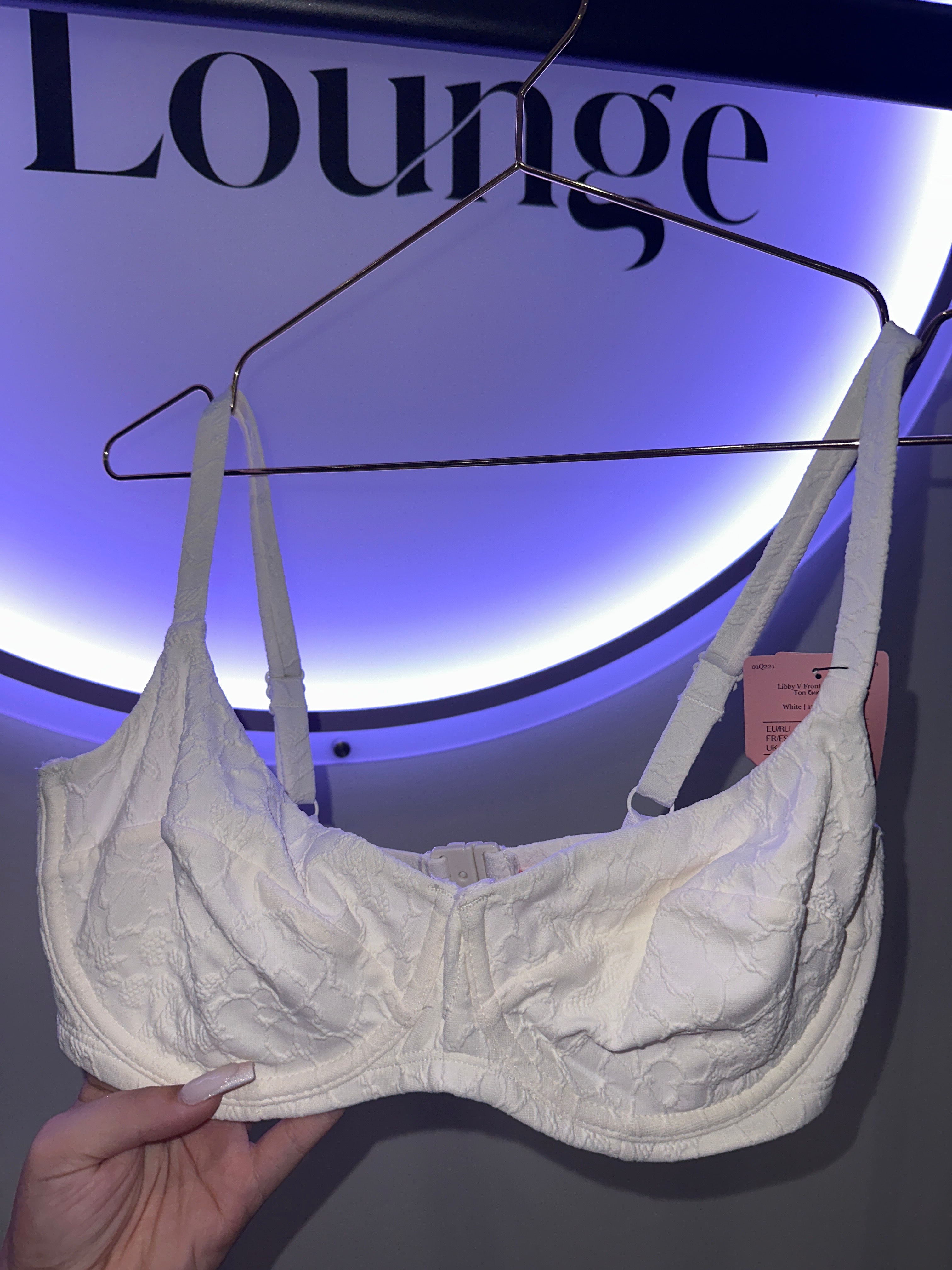 EINZELSTÜCK Bikini Oberteil Weiß mit Stickmuster #116