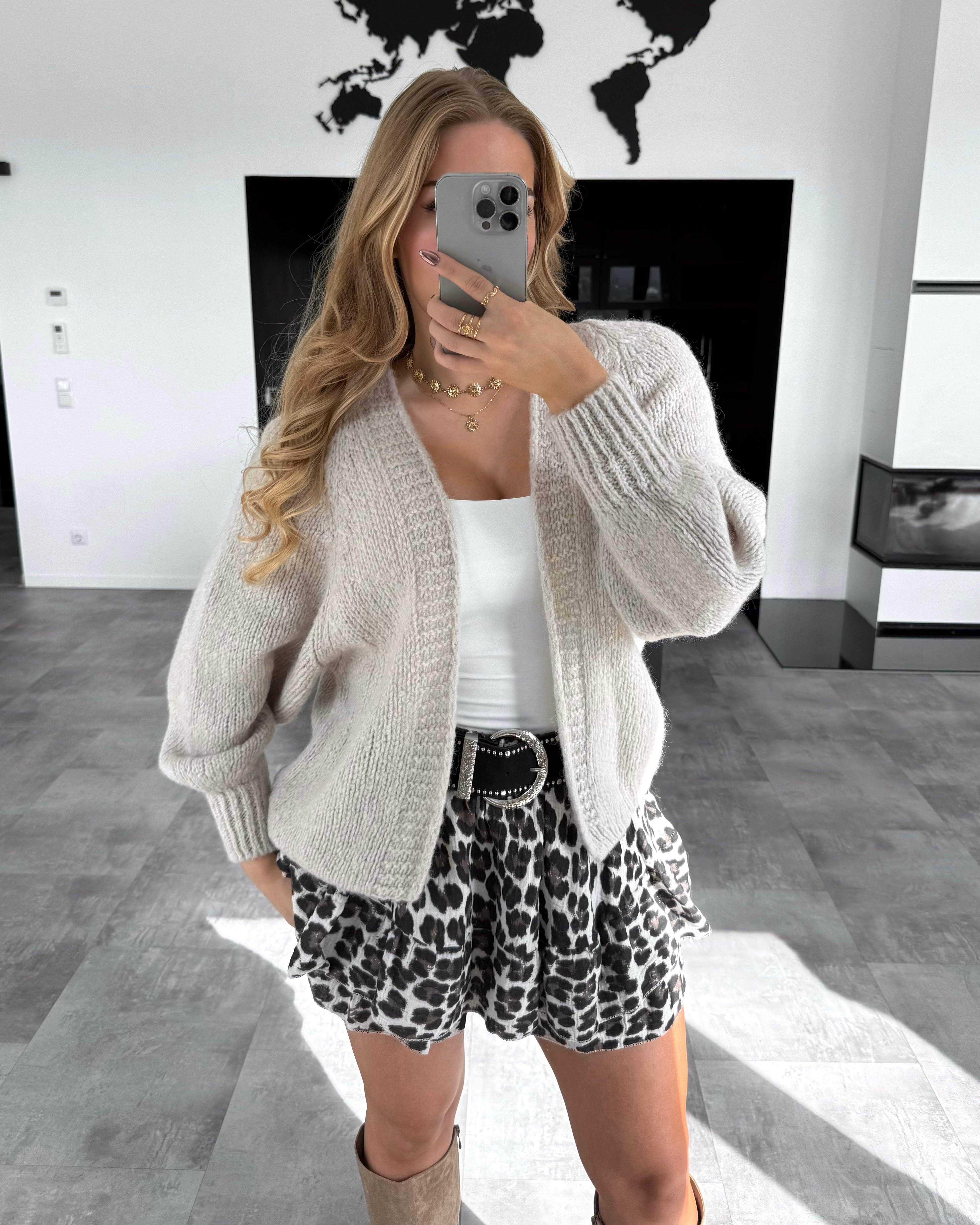 Cardigan “Mona" Beige