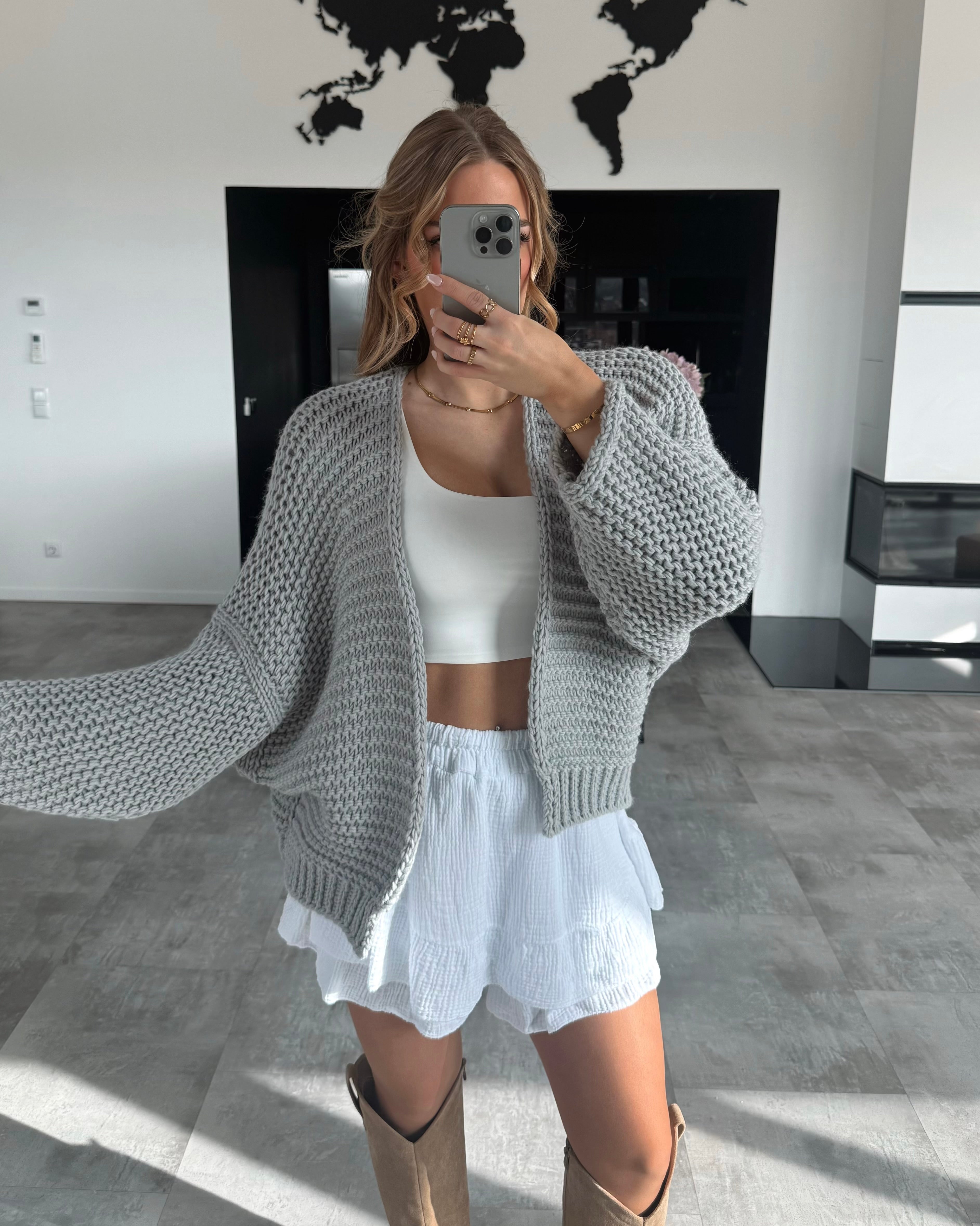Cardigan "Jette" mit Brosche Solea Hellgrau
