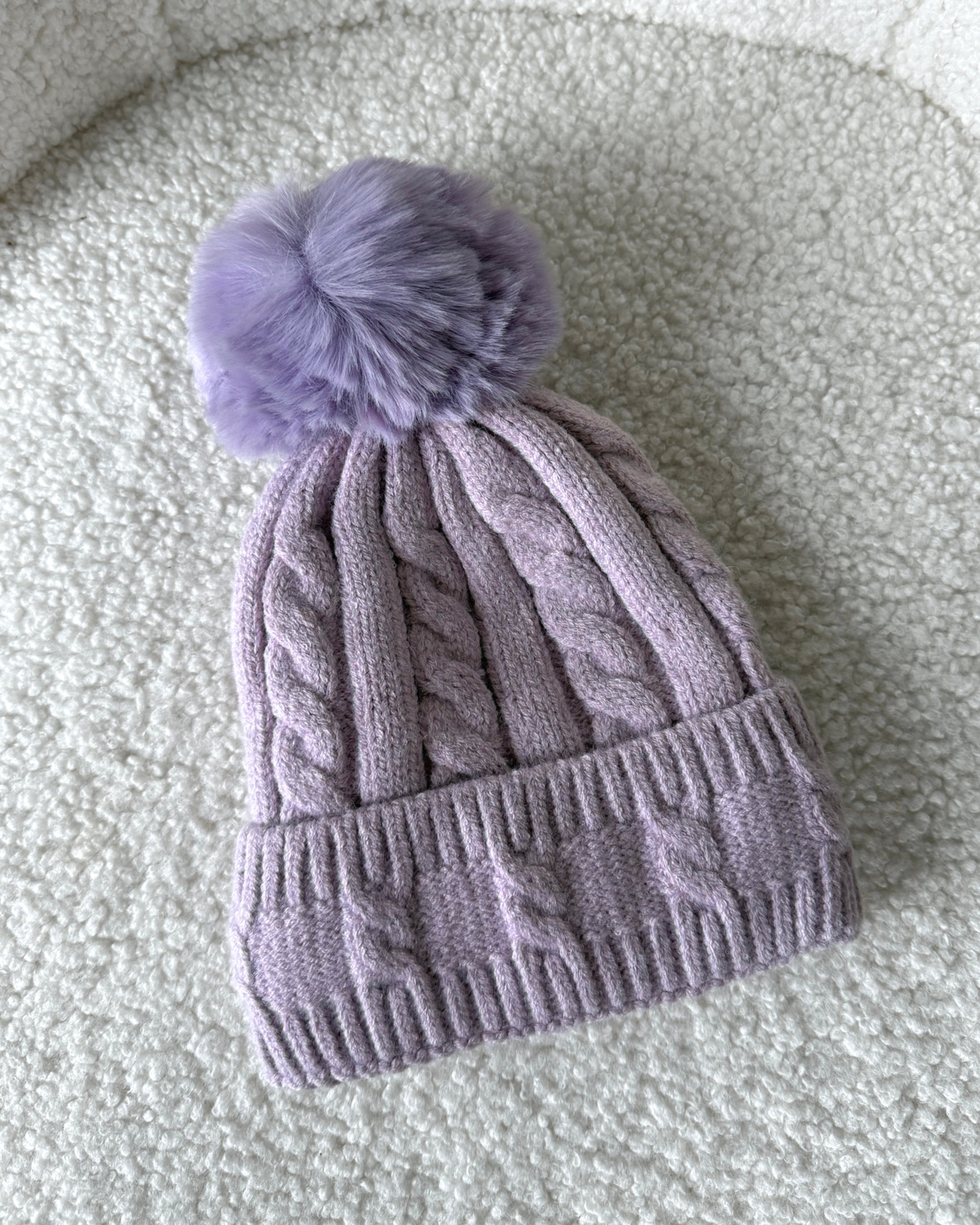 Mütze "Lumi" mit Bommel Lila