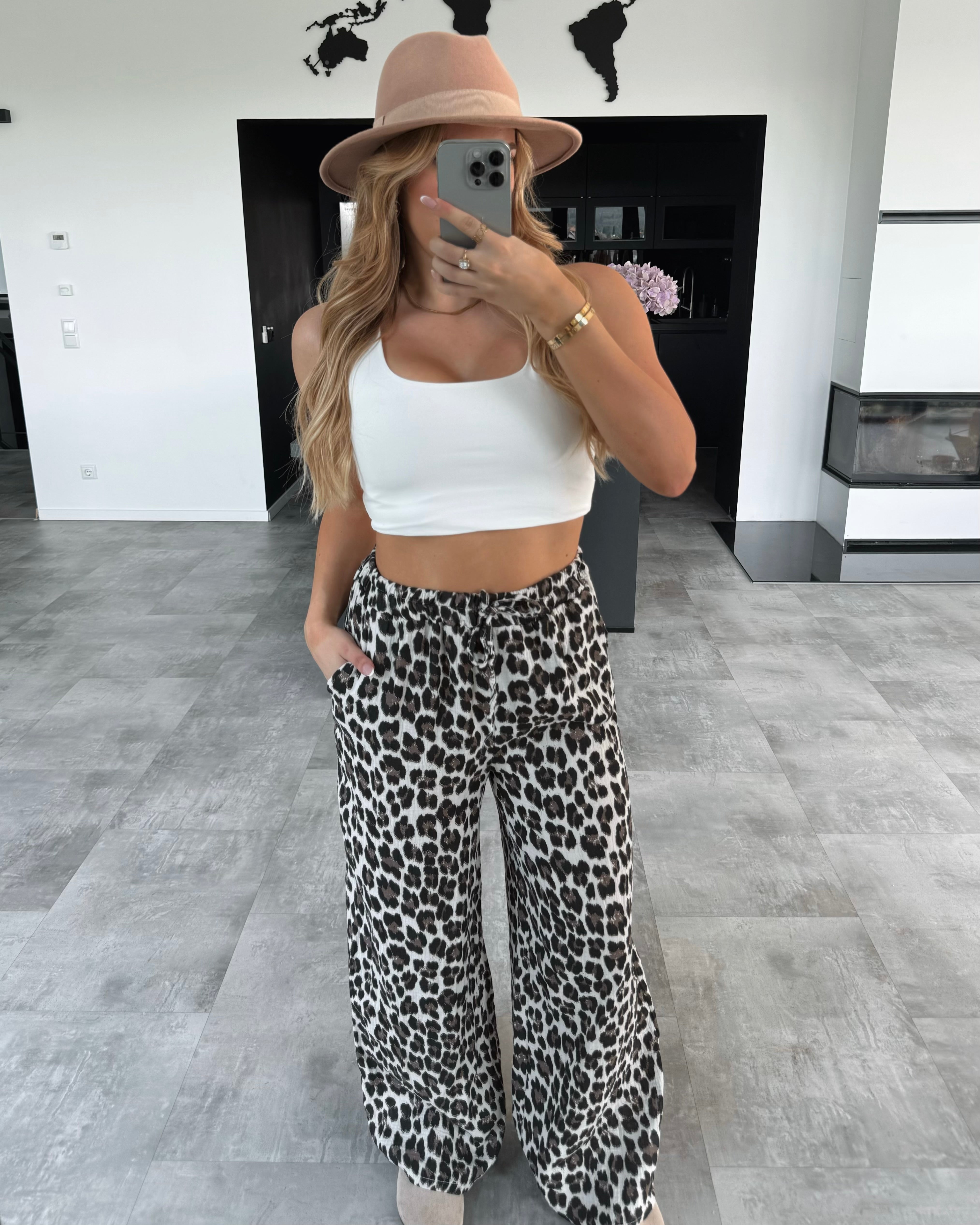 Musselin Hose „Nala“ Leoprint Grau