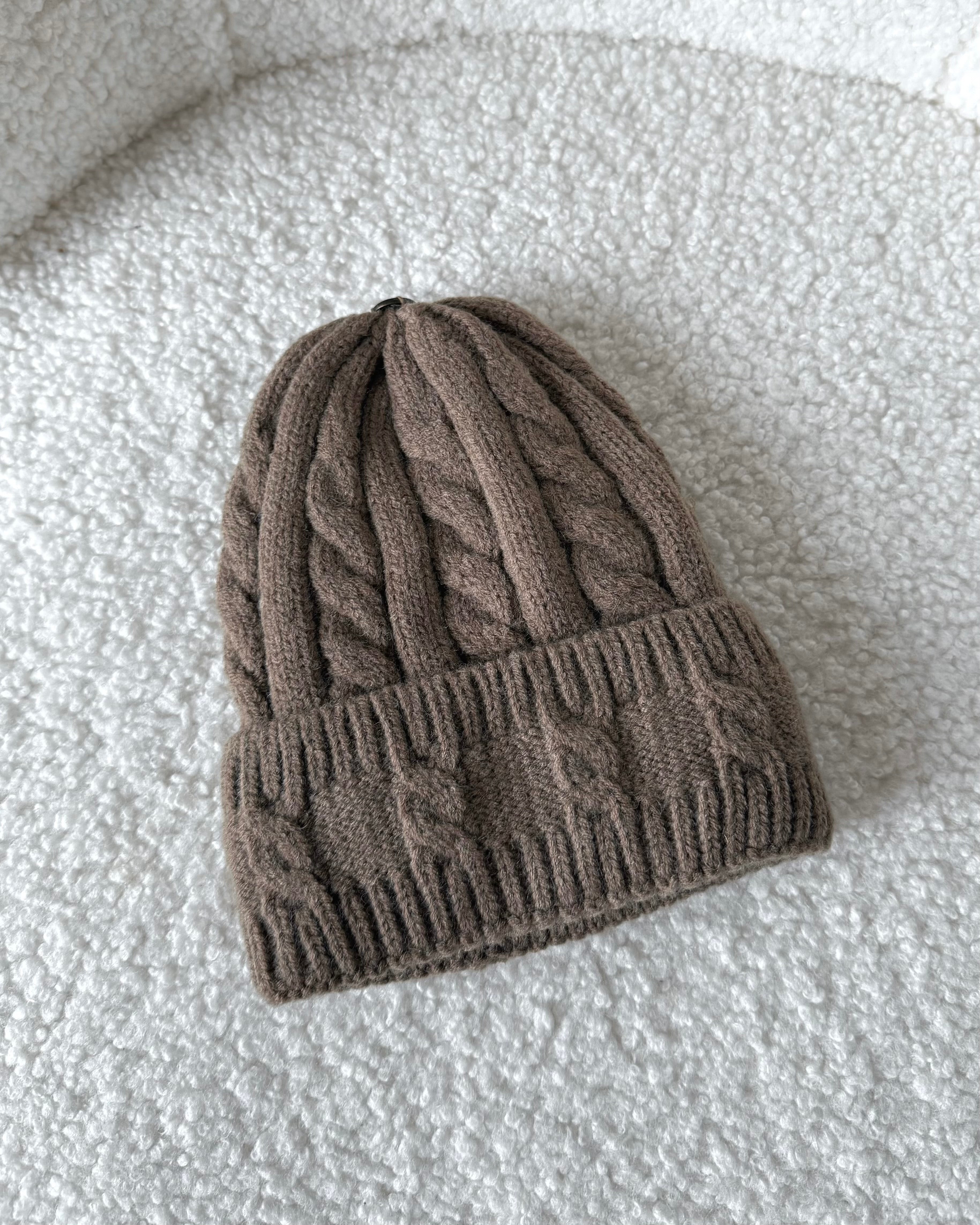 Mütze "Lumi" mit Bommel Taupe