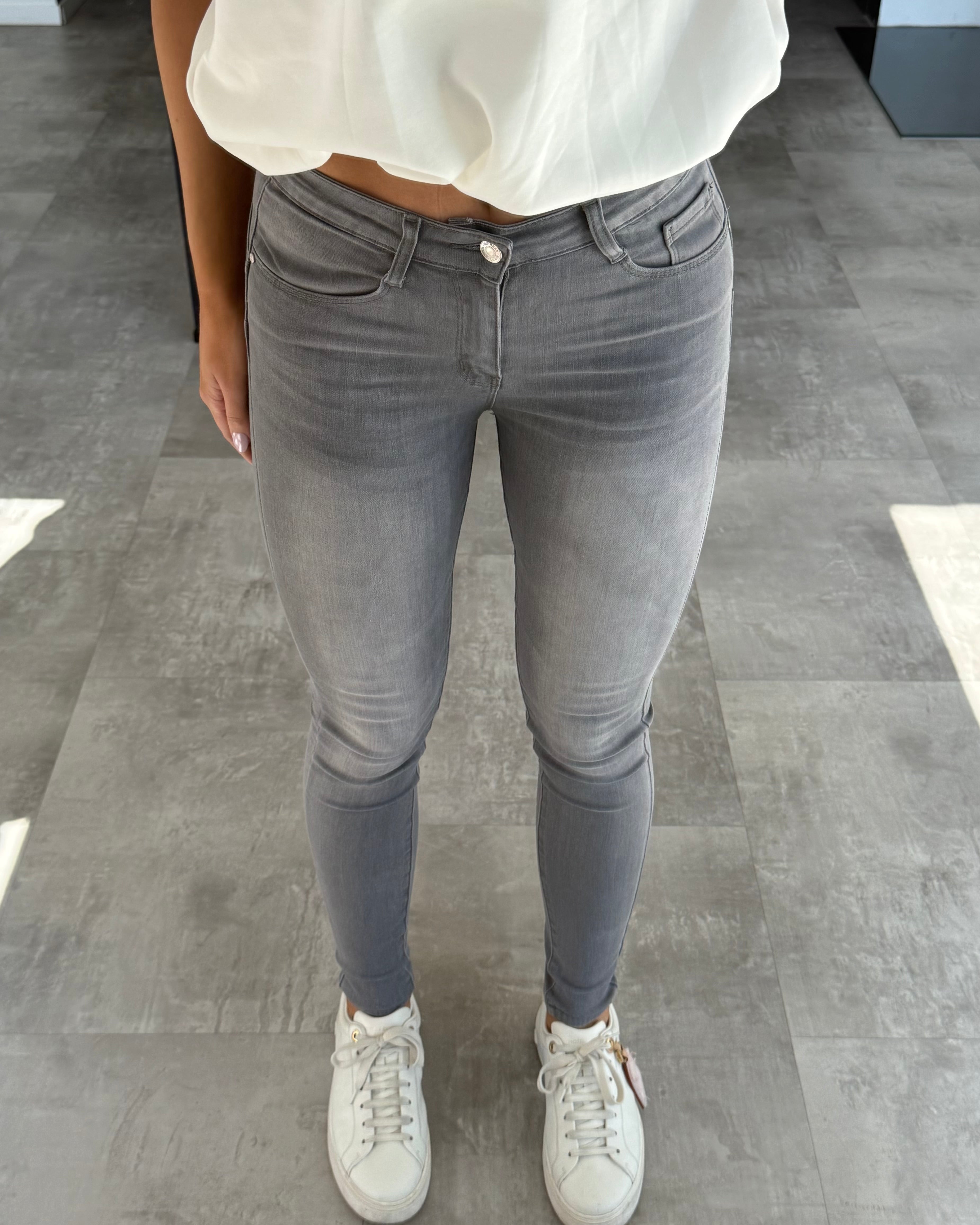 Push-Up Skinny Jeans "Fallon" Grau
