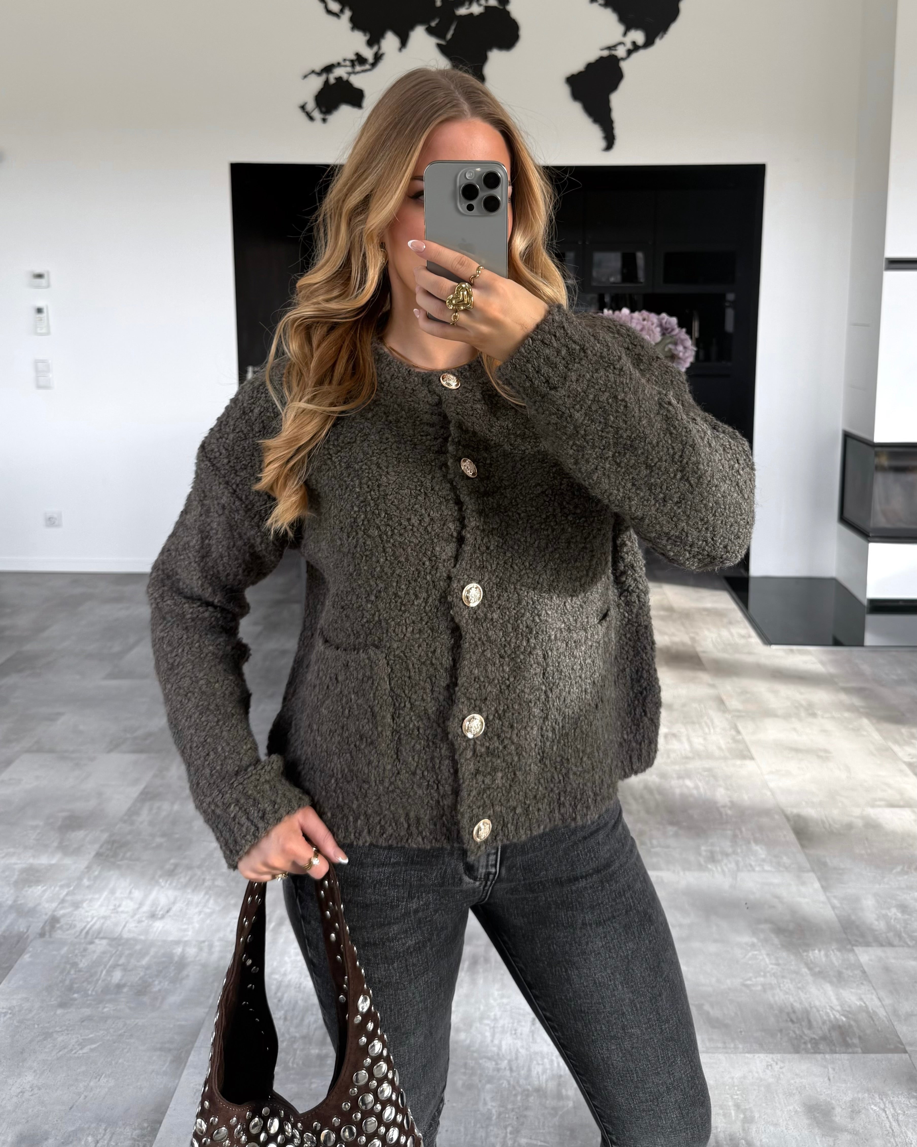 Bouclé Cardigan "Estelle" mit goldenen Knöpfen Dunkelbraun