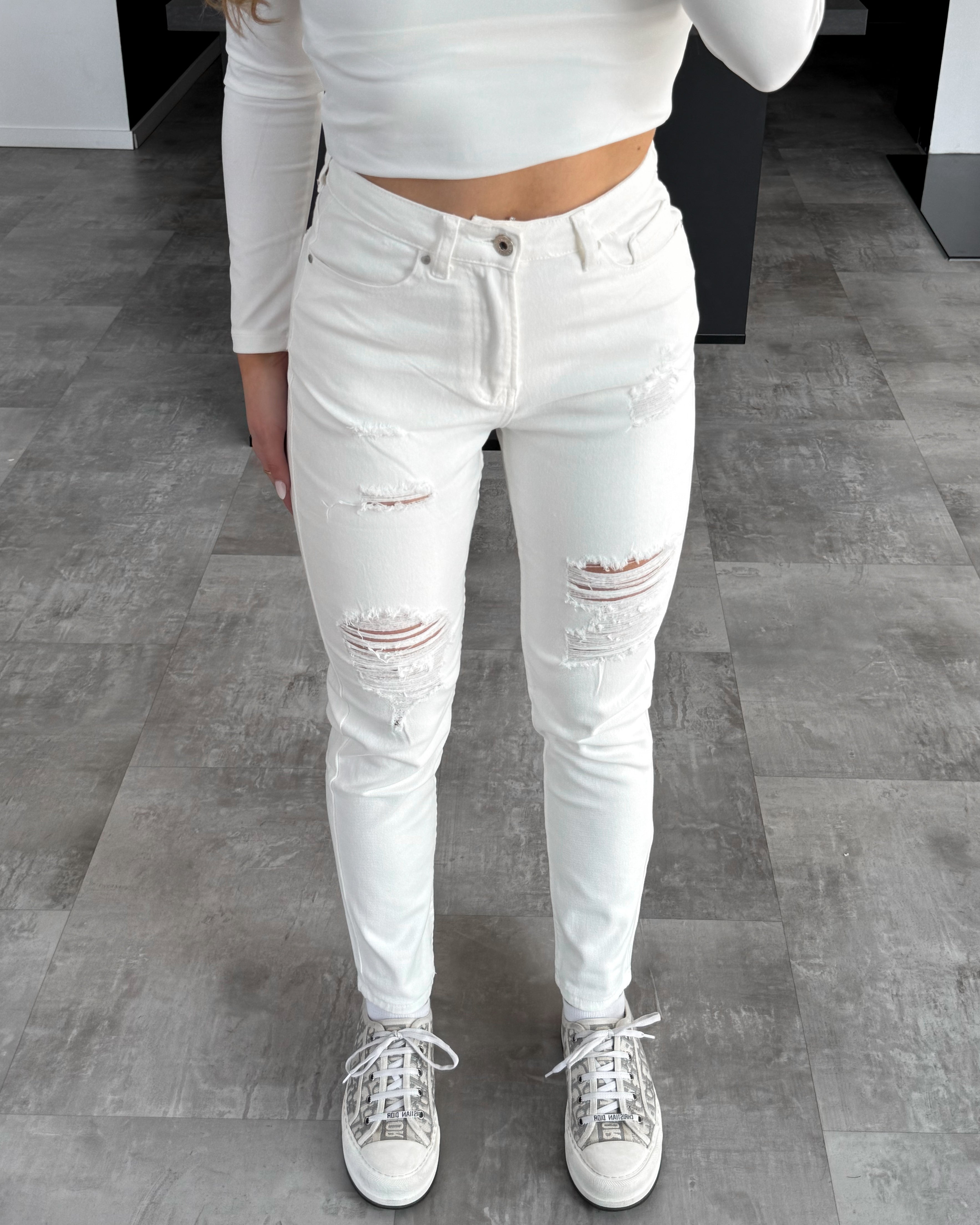 Ripped Mom Jeans "Jolene" Weiß