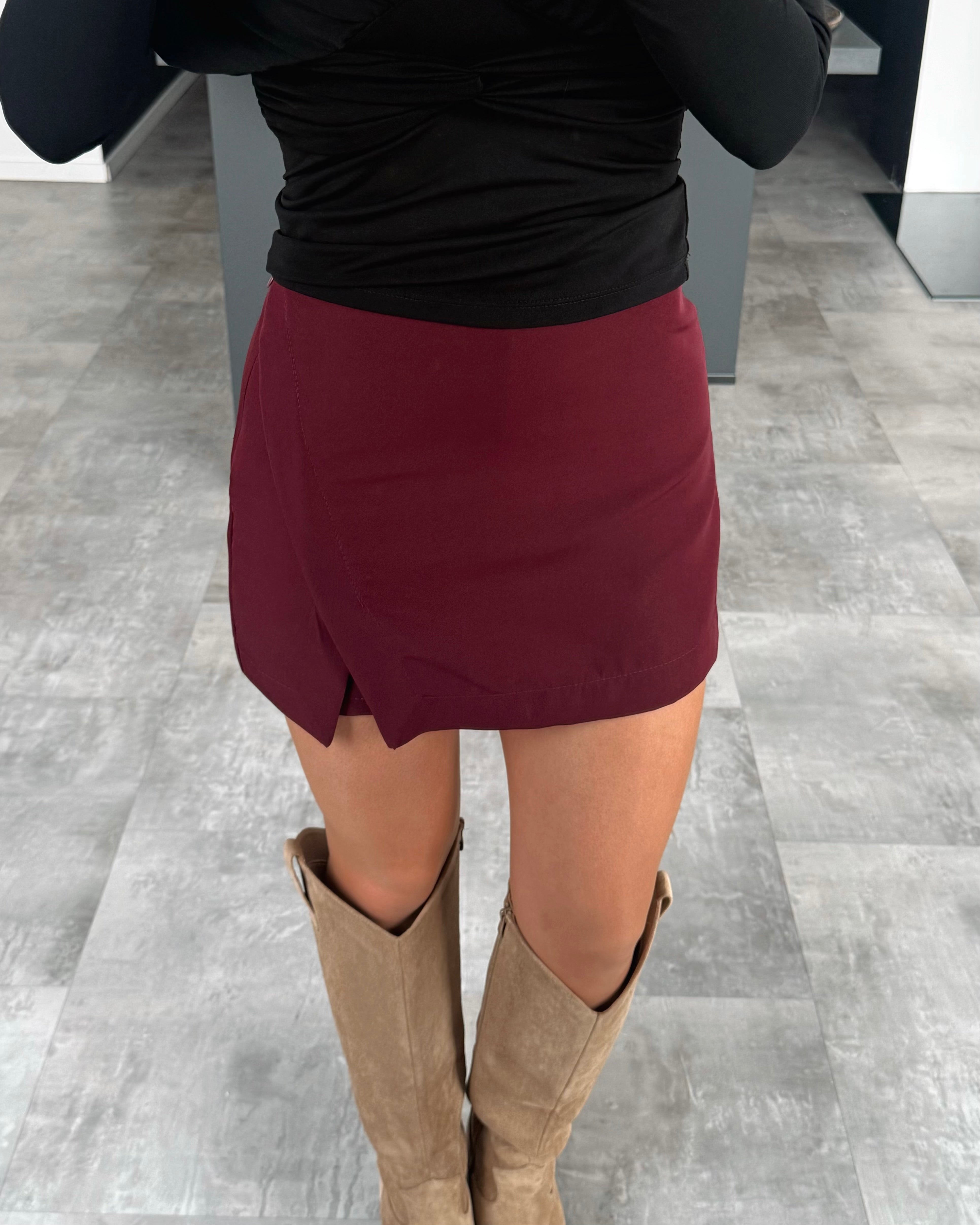 Hosenrock “Kelly” Burgunder