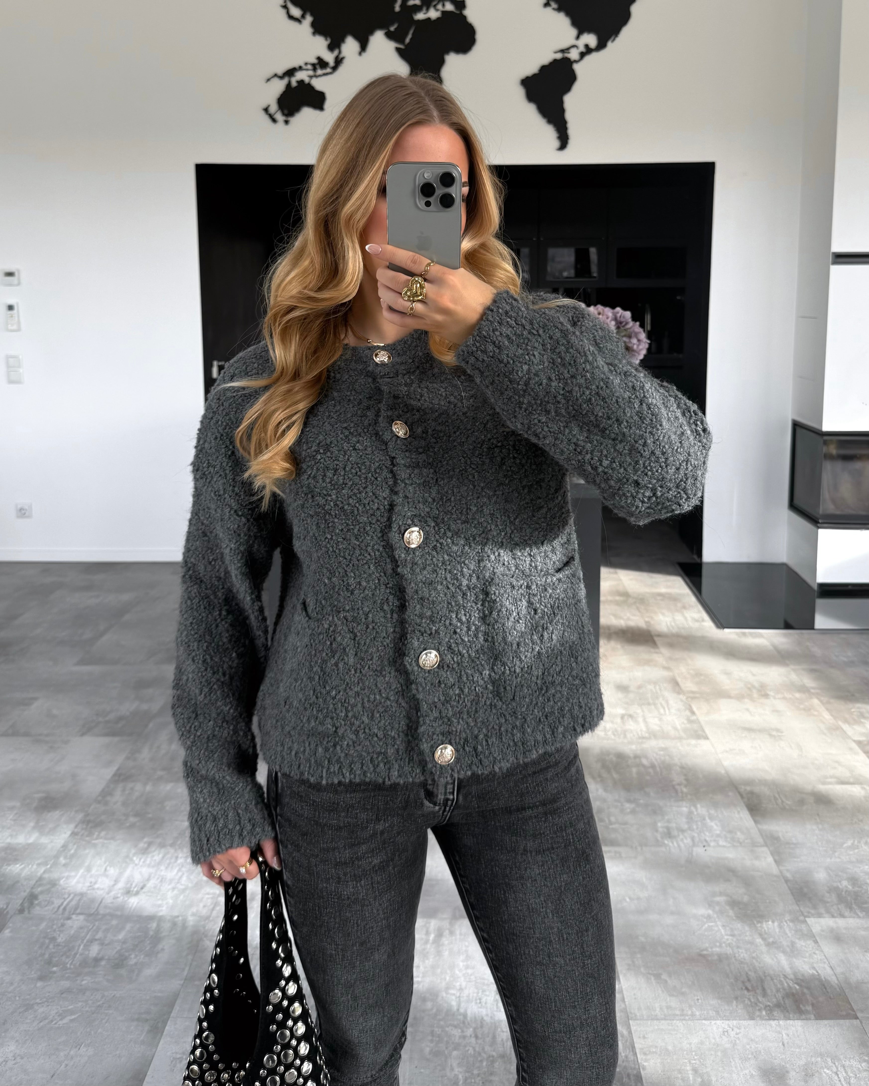 Bouclé Cardigan "Estelle" mit goldenen Knöpfen Grau