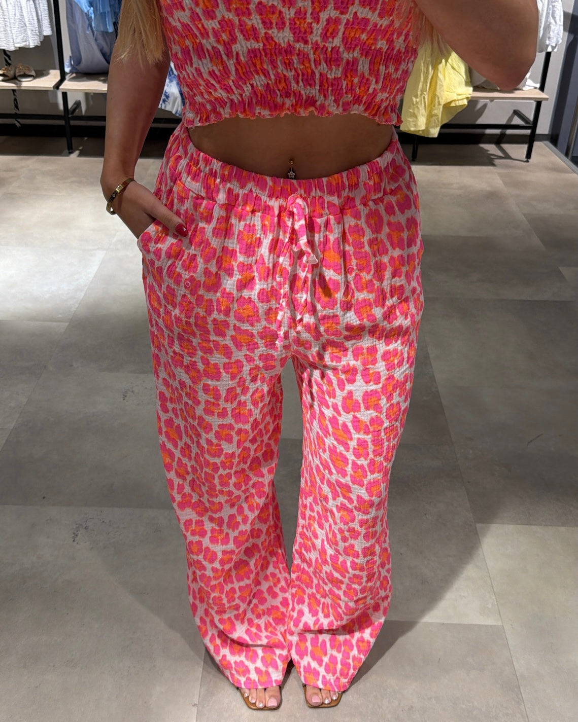 Musselin Hose “Nala“ Neon Pink