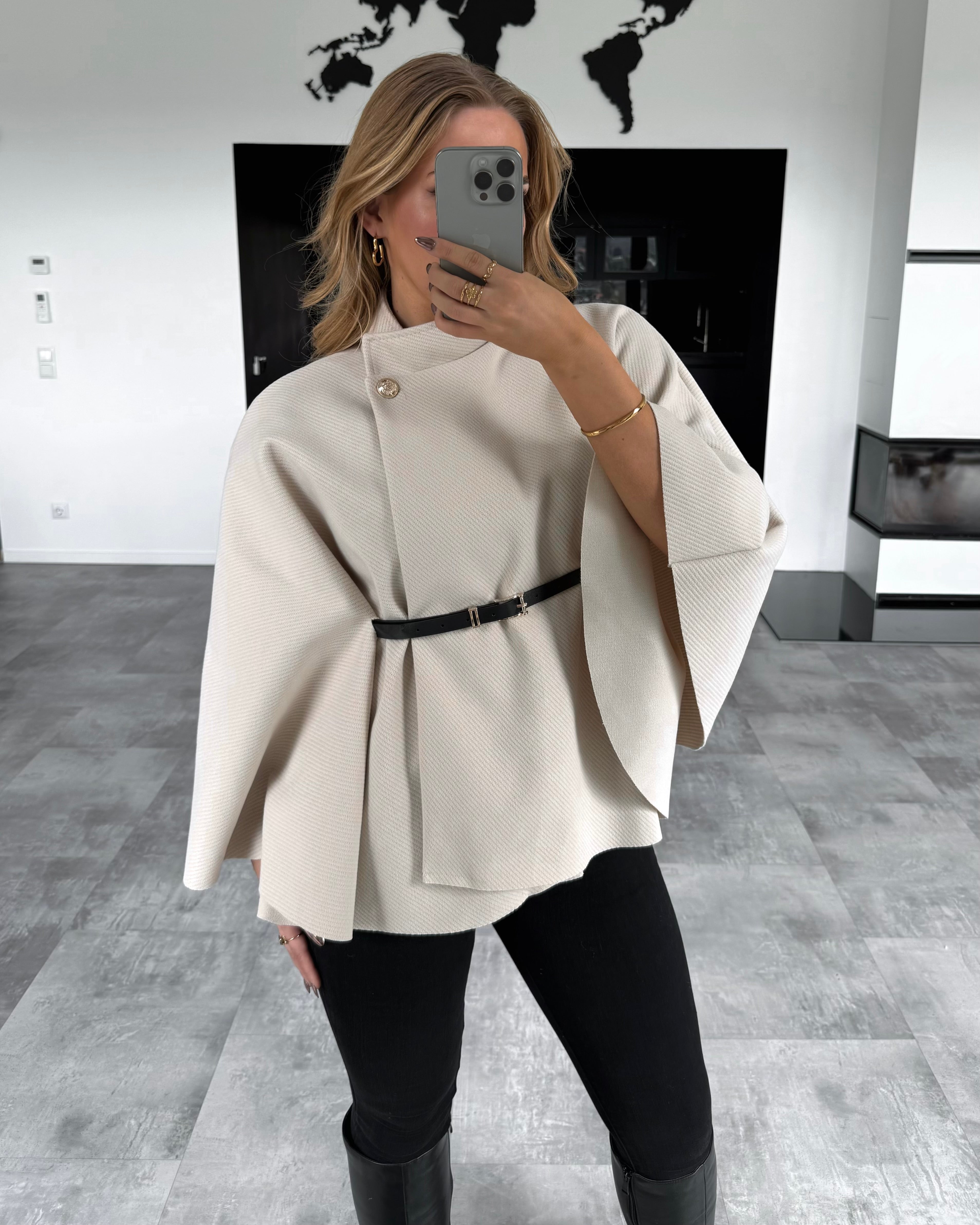 Mantelcape “Audrey” mit Gürtel Creme