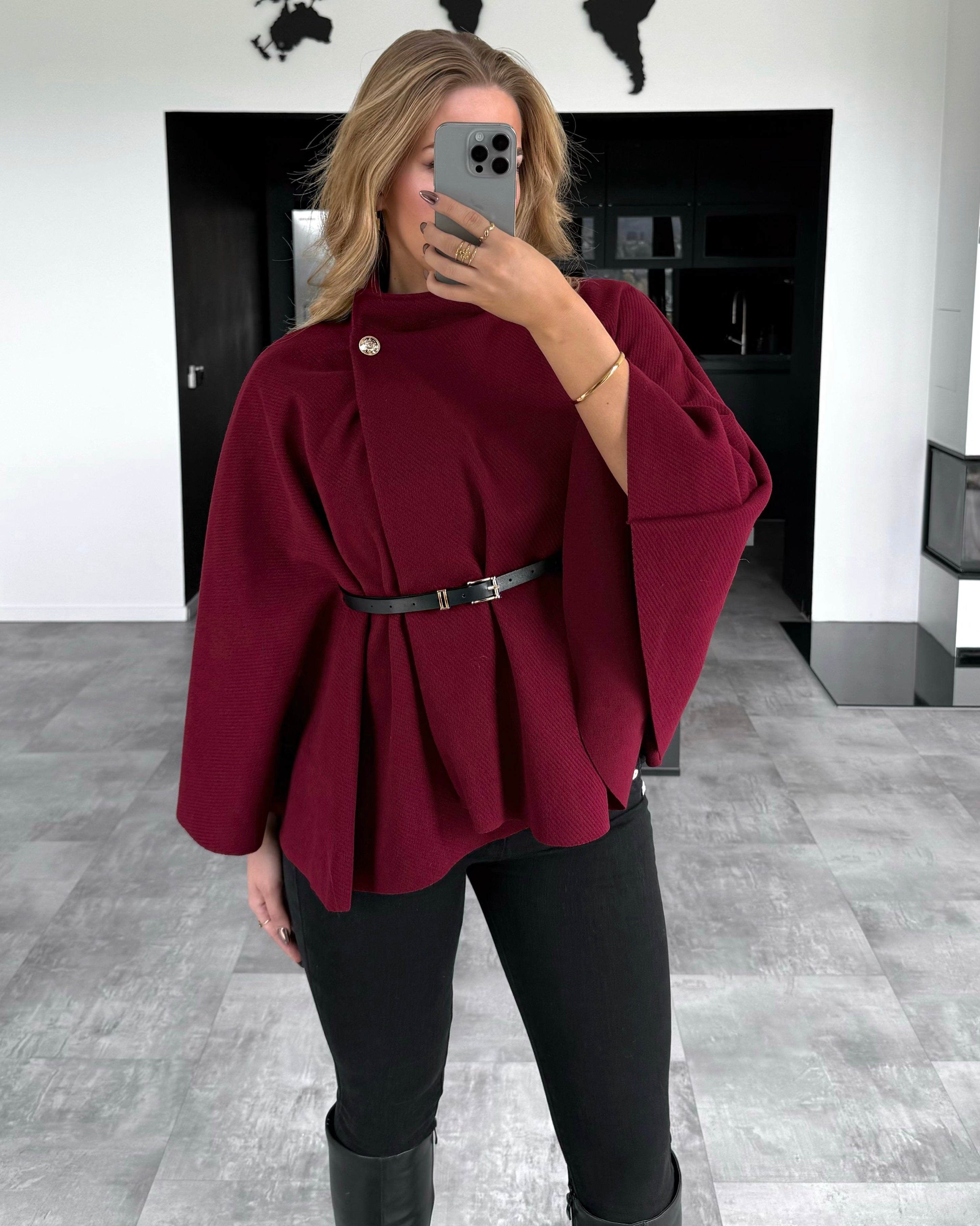 Mantelcape “Audrey” mit Gürtel Burgunder