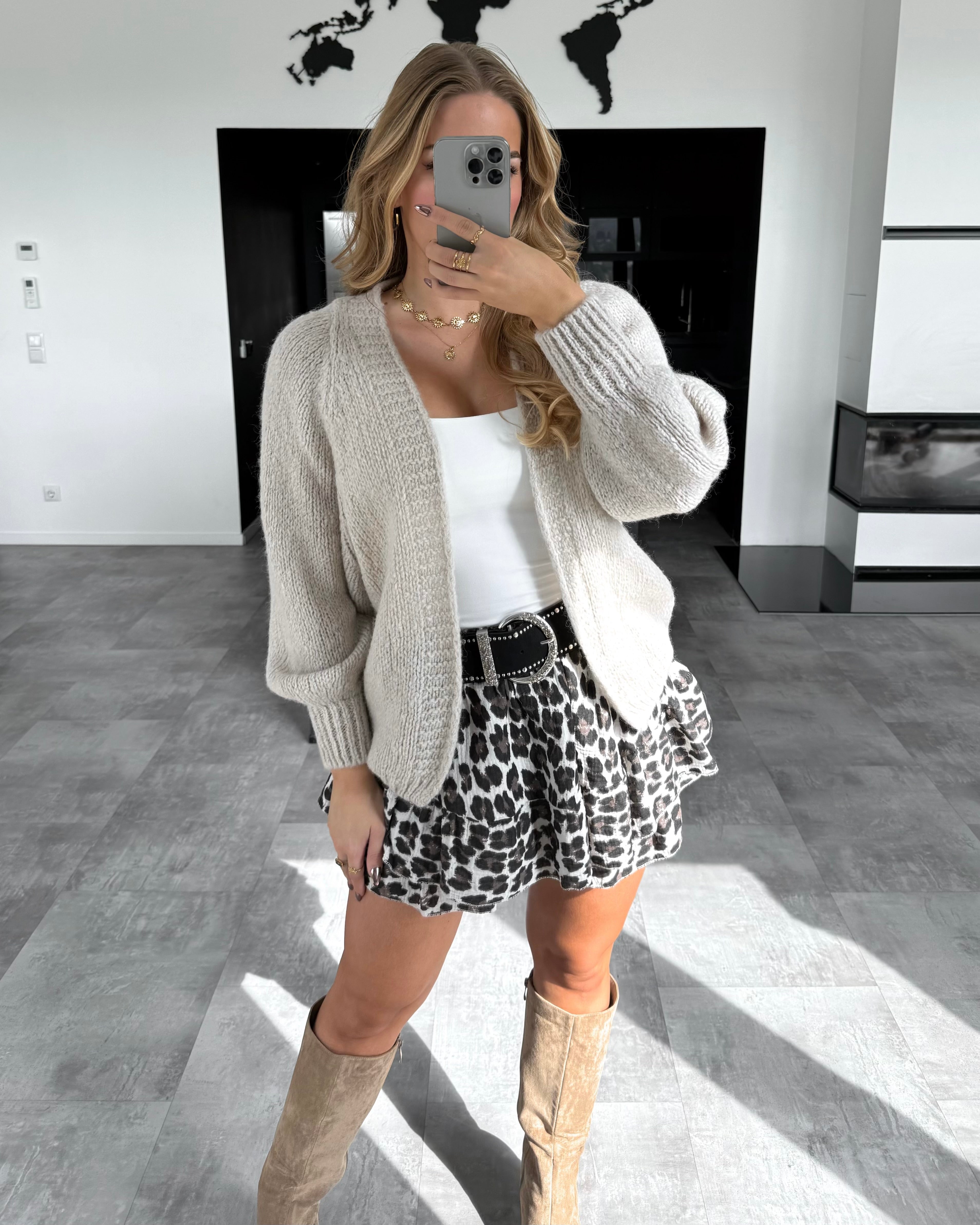 Cardigan “Mona" Beige