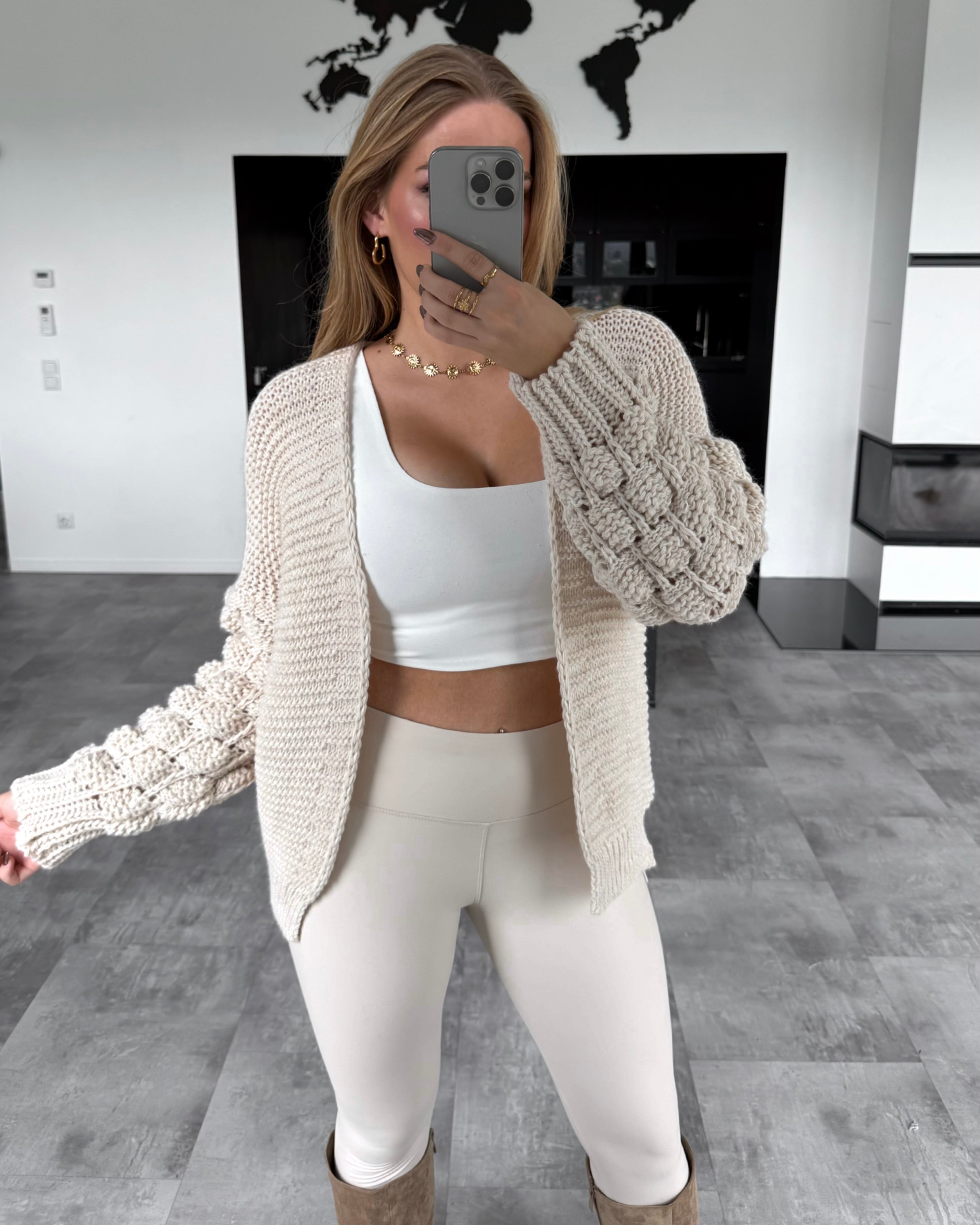 Cardigan “Cloudy” Kurz Beige