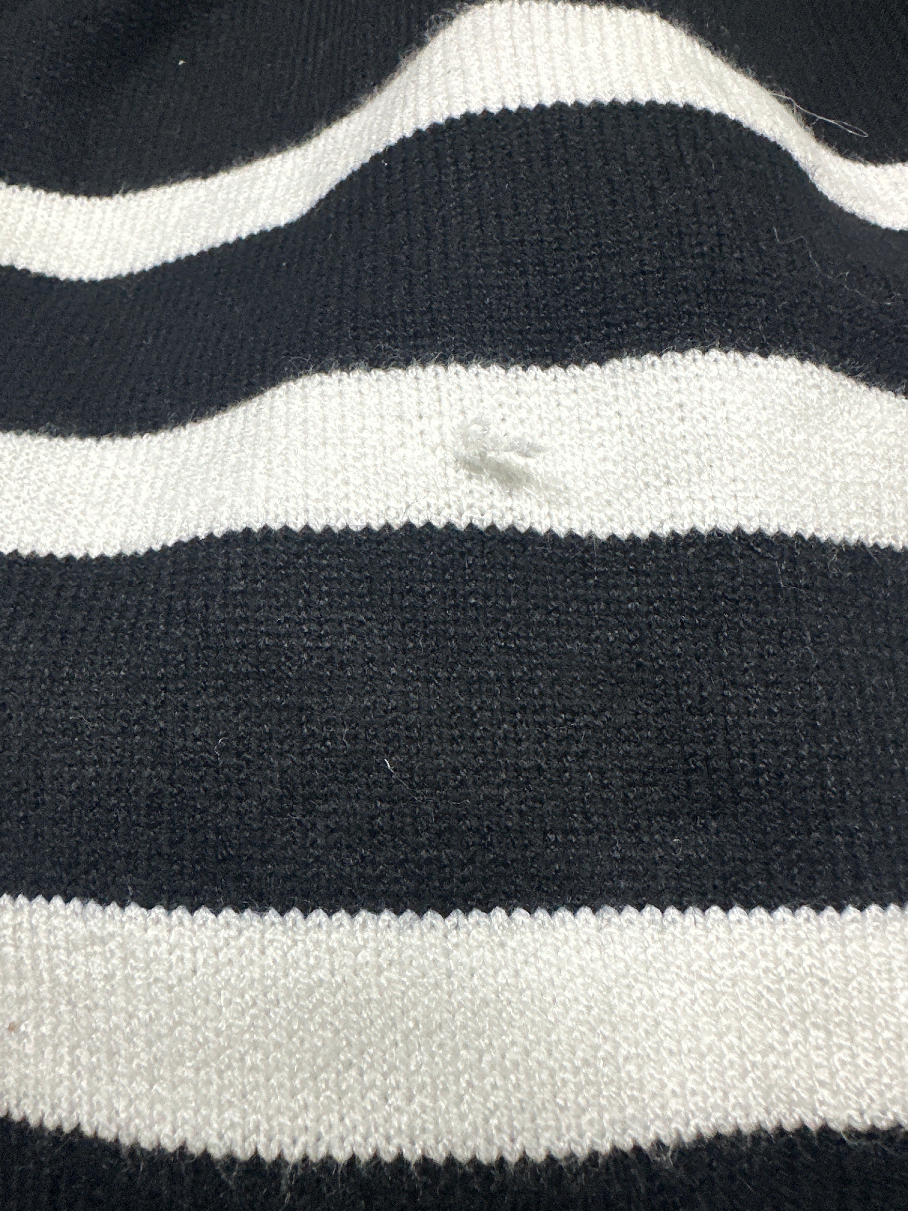 BWARE Pullover "Maribel" mit goldenen Knöpfen Schwarz-Weiß #180