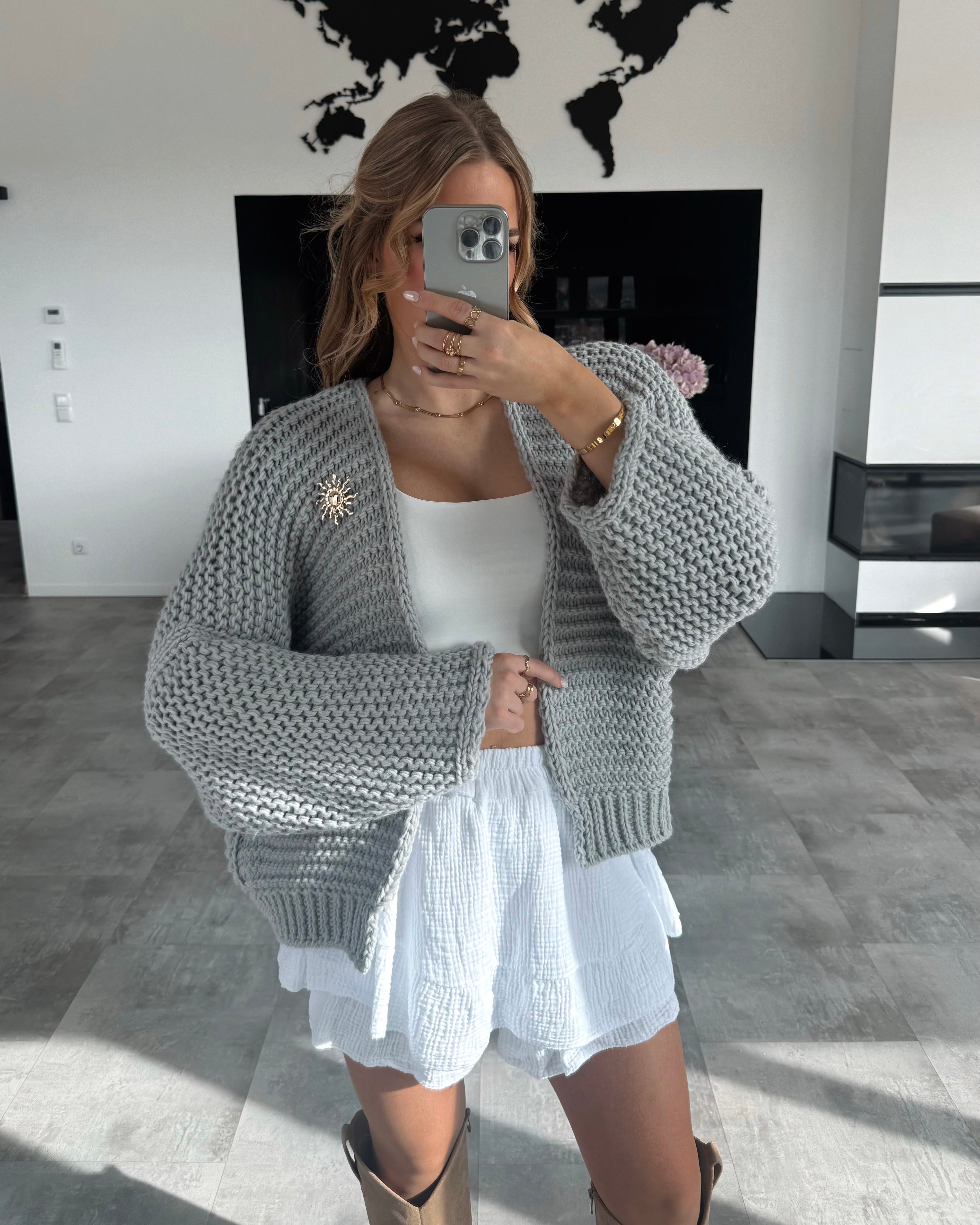 Cardigan "Jette" mit Brosche Solea Hellgrau