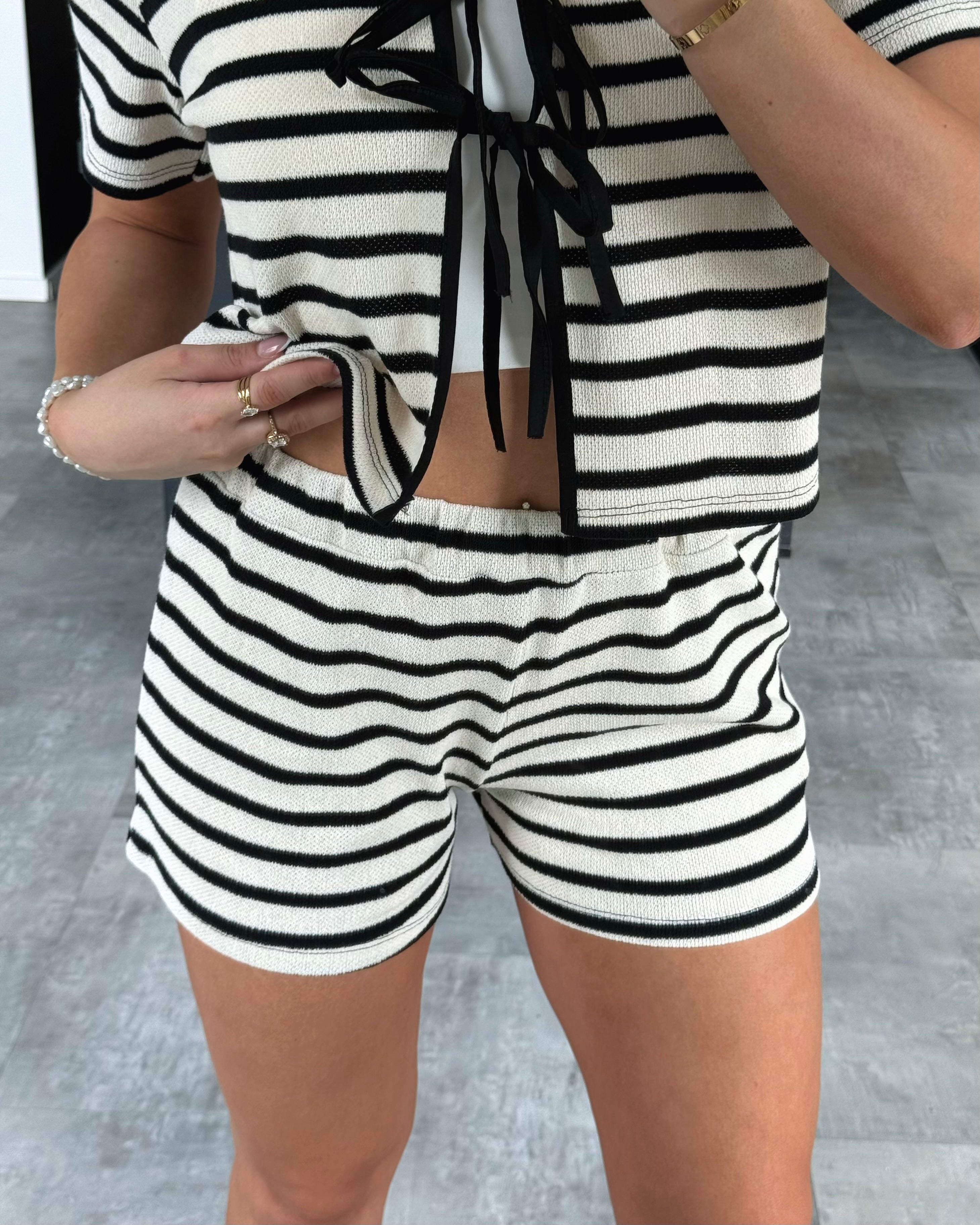 Shorts "April" Beige-Schwarz